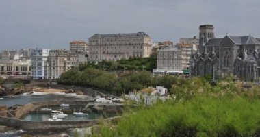 Biarritz, eski liman ve Saint Eugenie kilisesi, Bask ülkesi, Fransa