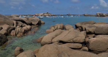 Tregastel, Pembe Granit Sahili, Cotes d Zırh Departmanı, Fransa 'da Britanya.