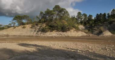Claret Gölü kuraklık sezonunu garantiliyor, Herault Departmanı, Fransa