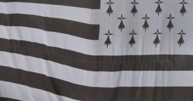 Rüzgarda dalgalanan Britanya bayrağı, Fransa