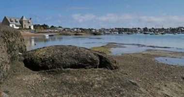 Tregastel tarafından Ploumanach limanı, Fransa, Brittany