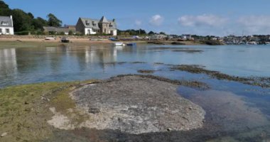 Tregastel tarafından Ploumanach limanı, Fransa, Brittany