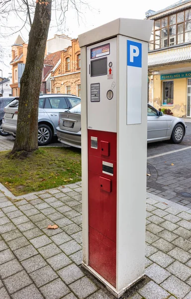 Вид Сбоку Автомат Оплаты Парковки Старом Городе Паневежис Lithuania 10D — стоковое фото