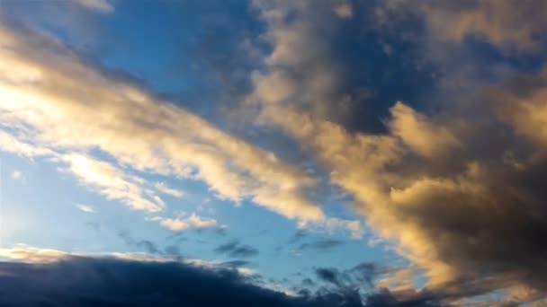 Abendlicher Zeitraffer Himmel Wolken Die Dunkelheit Übergehen — Stockvideo