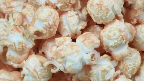 Een Close Van Popcorn Met Cheddar Kaas Smaak Draait 360 — Stockvideo