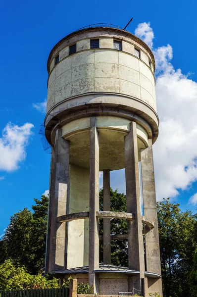 Παλιά Σοβιετική Εποχή Πύργος Νερού Της Πόλης Μια Ηλιόλουστη Μέρα — Φωτογραφία Αρχείου
