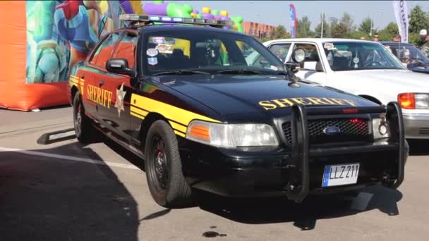 Police Department Suv Ford Show Celebration Front View Spilled Background — Stock videók