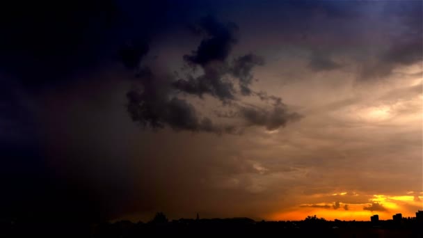 Evening Sunset Dramatic Clouds Changing Sun Rays Sky Time Lapse — Stock Video