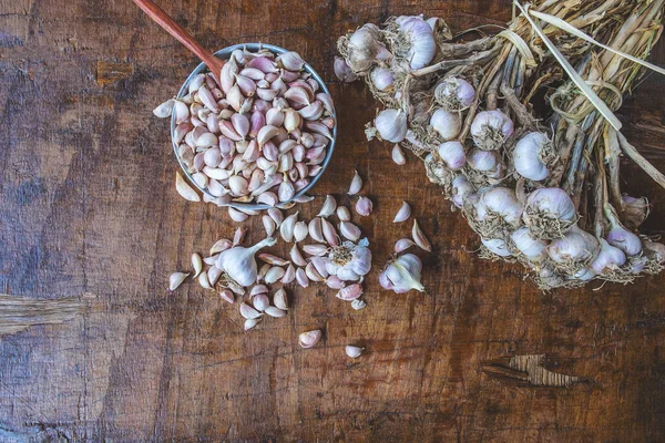 Garlic Garlic Cloves Bowl Wooden Background — стоковое фото