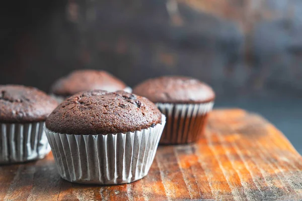 Bakkerij Chocolade Cupcakes Houten Achtergrond — Stockfoto