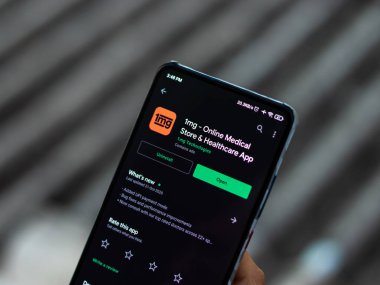 Assam, Hindistan - 29 Kasım 2020: 1 mg telefon ekranı görüntüsü logosu.