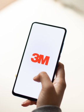 Batı Bangal, Hindistan - 09 Ekim 2021: 3M telefon ekranı görüntüsü logosu.