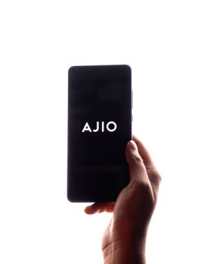 Assam, Hindistan - 9 Temmuz 2020: Ajio çevrimiçi alışveriş uygulaması.