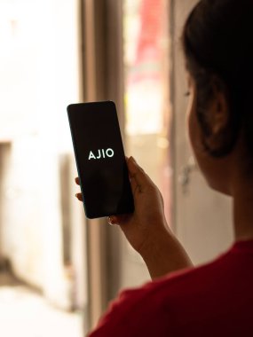 Assam, Hindistan - 9 Temmuz 2020: Ajio çevrimiçi alışveriş uygulaması.
