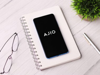 Assam, Hindistan - 9 Temmuz 2020: Ajio çevrimiçi alışveriş uygulaması.