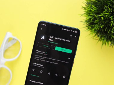 Assam, Hindistan - 9 Temmuz 2020: Ajio çevrimiçi alışveriş uygulaması.