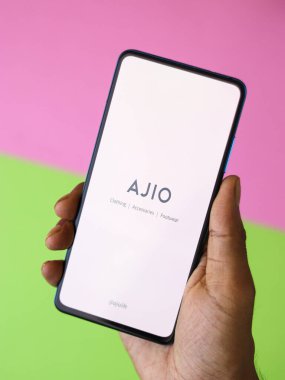 Assam, Hindistan - 9 Temmuz 2020: Ajio çevrimiçi alışveriş uygulaması.