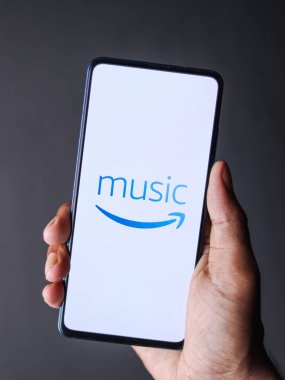 Assam, Hindistan - 28 Temmuz 2020: Amazon müzik çevrimiçi müzik platformu ve mağazası.