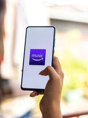 Assam, Hindistan - 28 Temmuz 2020: Amazon müzik çevrimiçi müzik platformu ve mağazası.
