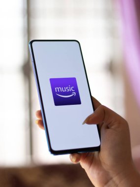 Assam, Hindistan - 28 Temmuz 2020: Amazon müzik çevrimiçi müzik platformu ve mağazası.