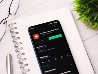Assam, Hindistan - 10 Mart 2021: Telefon ekranındaki herhangi bir logo.