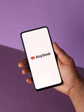 Assam, Hindistan - 10 Mart 2021: Telefon ekranındaki herhangi bir logo.