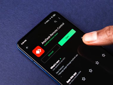 Assam, Hindistan - 10 Mart 2021: Telefon ekranındaki herhangi bir logo.