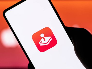 Assam, Hindistan - 25 Eylül 2020: Telefon ekranında Apple Arcade logosu.