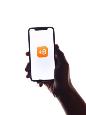 Assam, Hindistan - 30 Mart 2021: Telefon ekranında Babbel logosu.