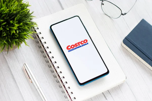 Assam Indien Mai 2021 Costco Logo Auf Dem Handybildschirm — Stockfoto