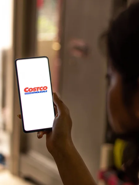 Assam Indien Mai 2021 Costco Logo Auf Dem Handybildschirm — Stockfoto