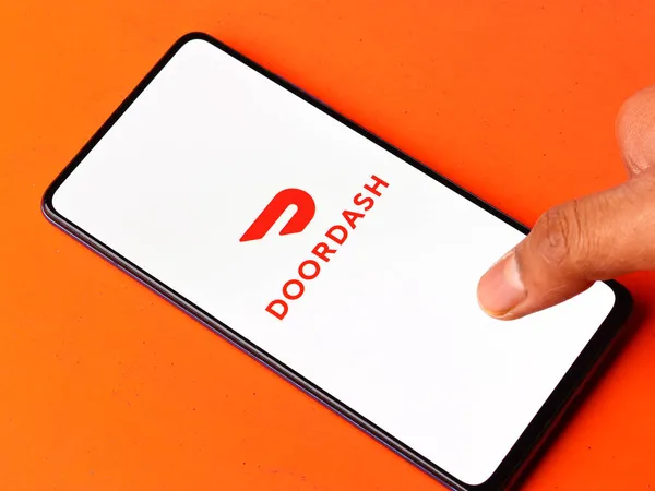 DoorDash to Acquire Deliveroo in $3.9B Bid to Dominate European Market