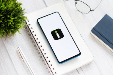 Assam, Hindistan - 18 Mayıs 2021: Telefon ekranında Imgur logosu.