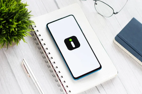 Assam, Hindistan - 18 Mayıs 2021: Telefon ekranında Imgur logosu.