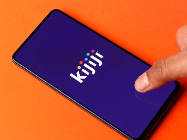 Assam, Hindistan - 18 Mayıs 2021: Telefon ekranında Kijiji logosu.