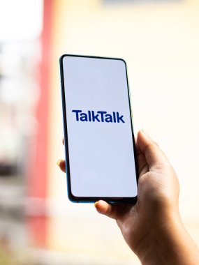 Assam, Hindistan - 18 Mayıs 2021: Telefon ekranı görüntüsünde Talk logosu.