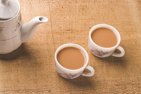 Індійський Чай Скляних Чашках Металевим Чайником Іншими Таліями Щоб Зробити — стокове фото