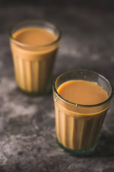 Indischer Chai Glasbechern Mit Wasserkocher Und Anderen Masalas Zur Zubereitung — Stockfoto