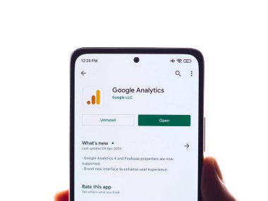 Assam, Hindistan - 31 Ocak 2021: Telefon ekranı görüntüsünde Google Analitik logosu.