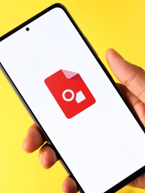 Assam, Hindistan - 29 Mayıs 2021: Telefon ekranı görüntüsünde Google Çizimleri logosu.