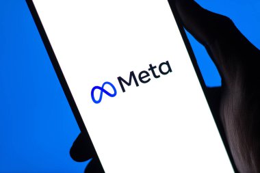 Batı Bangal, Hindistan - 29 Ekim 2021: Meta telefon ekranındaki yeni Facebook adı logosu.