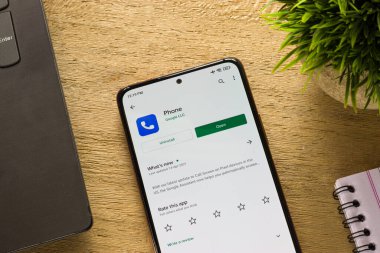 Assam, Hindistan - 29 Mayıs 2021: Telefon ekranı görüntüsü üzerinde Google Telefon uygulaması logosu.