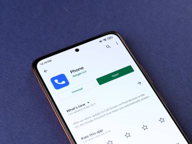 Assam, Hindistan - 29 Mayıs 2021: Telefon ekranı görüntüsü üzerinde Google Telefon uygulaması logosu.
