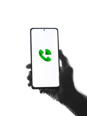 Assam, Hindistan - 29 Mayıs 2021: Telefon ekranı görüntüsünde Google Voice logosu.