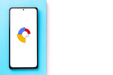 Assam, Hindistan - 29 Mayıs 2021: Telefon ekranında Google Web Tasarımcısı logosu.