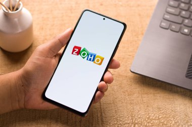 Assam, Hindistan - 29 Mayıs 2021: Zoho telefon ekranı görüntüsü.