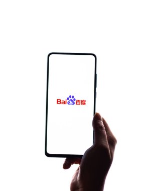 Assam, Hindistan - 04 Mayıs 2021: Telefon ekranında Baidu logosu.
