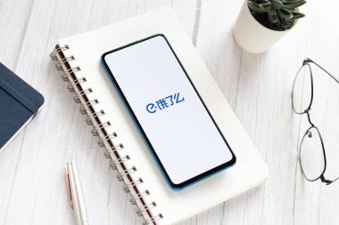 Assam, Hindistan - 04 Mayıs 2021: Telefon ekranında Ele.me logosu.