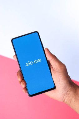 Assam, Hindistan - 04 Mayıs 2021: Telefon ekranında Ele.me logosu.