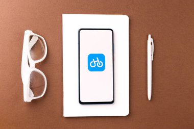 Assam, Hindistan - 04 Mayıs 2021: Telefon ekranındaki logo.